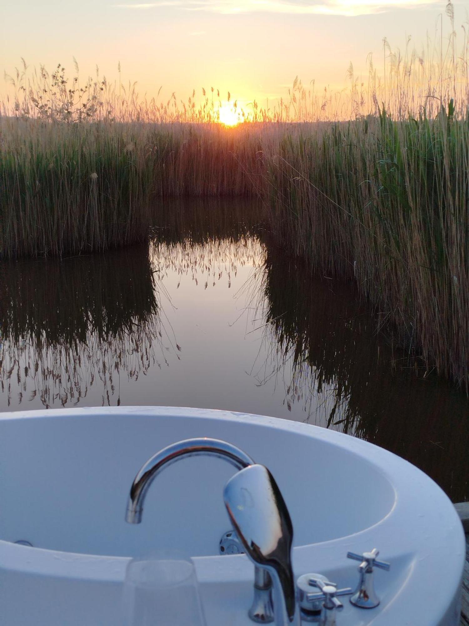 Pfahlbau Sunset II Toplage Inklusive Elektroboot Rust Ngoại thất bức ảnh